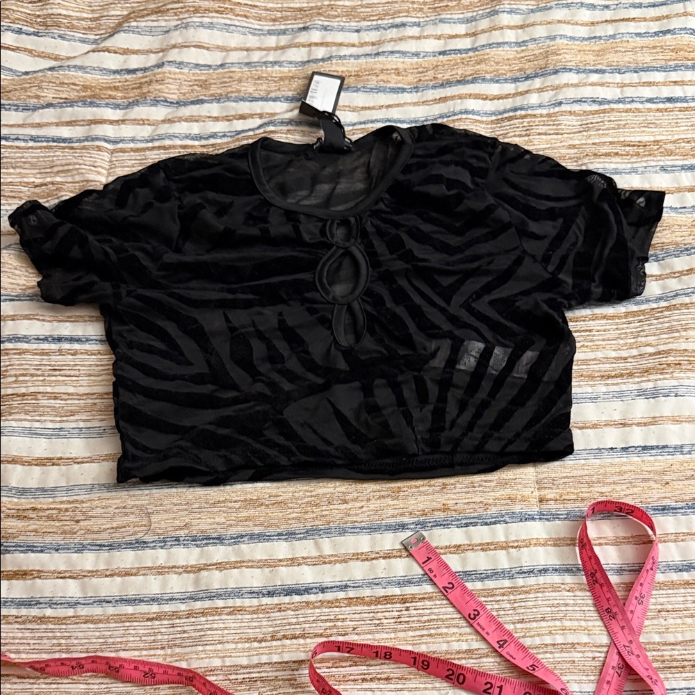 PrettyLittleThing Black Zebra Print Crop Top